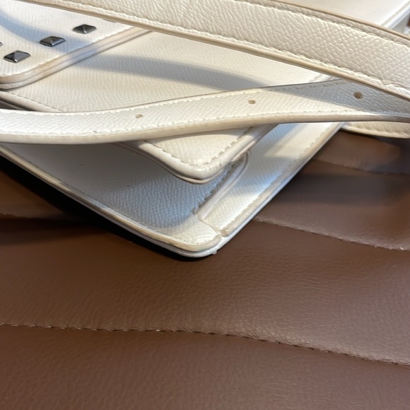 Badgley Mischka white studded 2 way vegan leather purse $275 retail - Picture 5 of 9